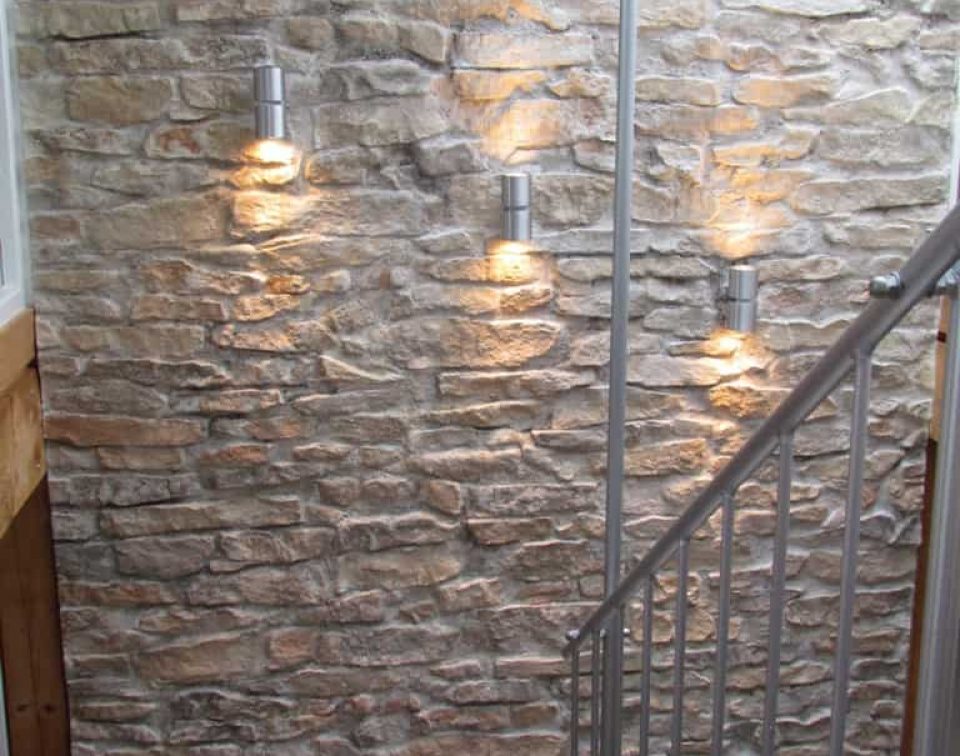 Steinwand mediterran Canonau