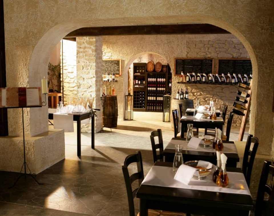 Mediterrane Steinwand Florina