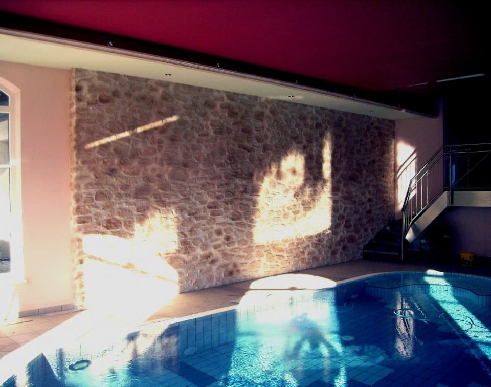 Mediterrane Steinwand Florina